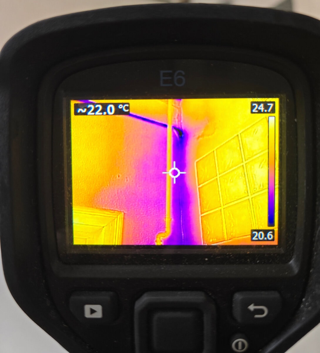 camera thermique, technique de recherche de fuite à Montpellier par Solutions Clés Habitat votre plombier à Montpellier