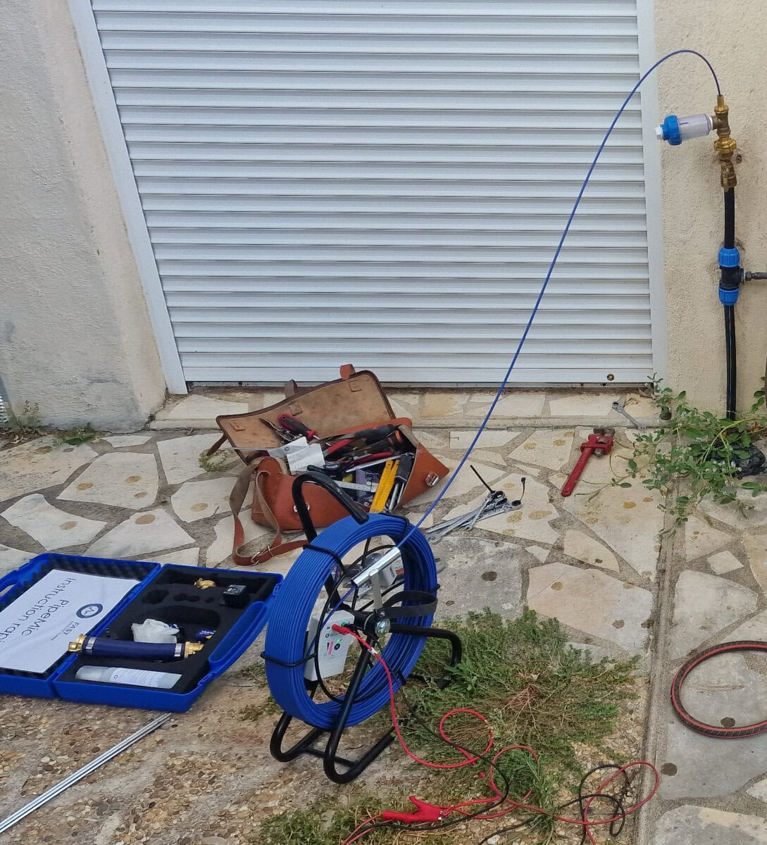 pipe mic, technique de recherche de fuite à Montpellier par Solutions Clés Habitat votre plombier à Montpellier